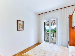 Apartment on Vir Island Near Sandy Beaches