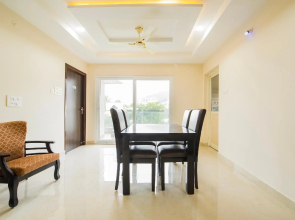 RR Towers by OYO Rooms