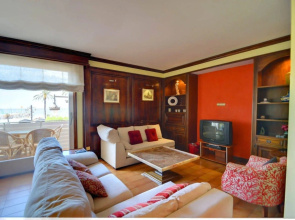 La Marina Sea Front Apartment by Hello Apartments Sitges