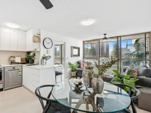 Luxe 2 Bedroom Oceanview Retreat on Fern