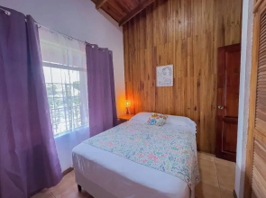 Cozy & Beautiful Casa Aire, Near Lake Park & Town