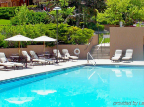 Bishop's Lodge, Auberge Collection