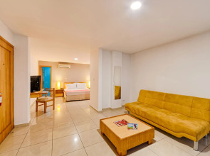 Basic Hotel Centenario by Hoteles MS