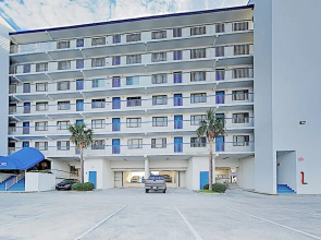 New Listing! Beachfront Perch W/ Sparkling Pool 2 Bedroom Condo