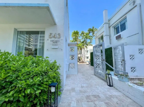 North Beach Hotel