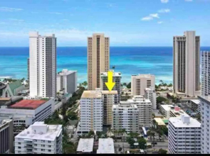 Lovely 2 Beds 2 bath free Parking at Waikiki Beach