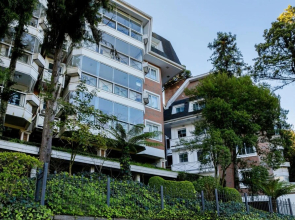 Apartamento Amplo e Muito bem Decorado na rua da Aldeia do Papai Noel