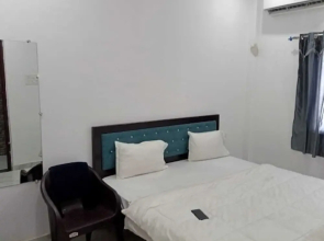 Goroomgo Four Season Guest House Varanasi