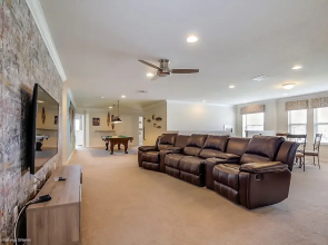 9 Bed 6 Ba Villa with Games, Pool & Spa