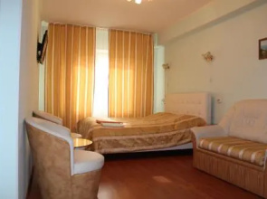 Hotel Sayany on Bagrationa