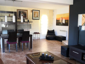 Casa con gran piscina privada