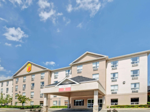 Super 8 by Wyndham Barrie South