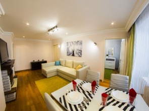 Apartments Rent-Service on Irtyshskij emb., 31, f. 14