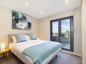 North Sydney Fully Self-Contained-16 Wal
