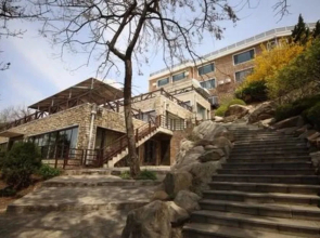 Yanwoling Garden Hotel