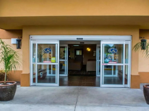 Comfort Suites Portland Southwest