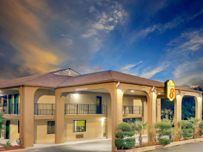 Super 8 by Wyndham Cartersville