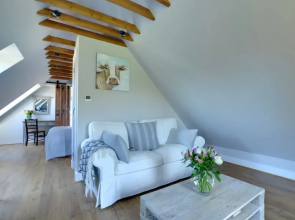 Groombridge Apt Groombridge