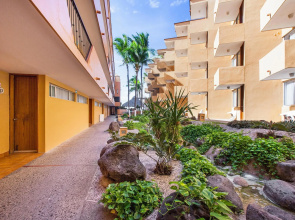 Costa De Oro Beach Hotel
