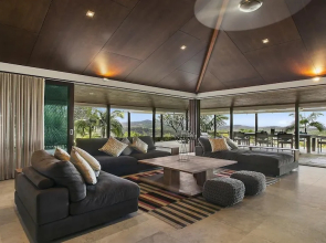 Eqeleni Byron Hinterland Retreat