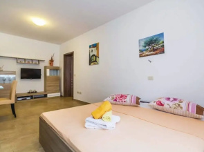 Cozy One Bedroom Apartment With Terrace