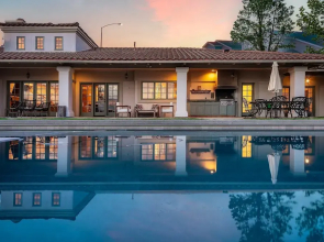 Wellsona Vineyard Retreat Pool Hot Tub Views Main Home Guest Home