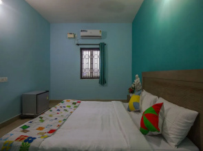 OYO 15912 Home Field View 1BHK Mapusa