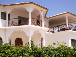 Mfumbwi Backpacker Lodge
