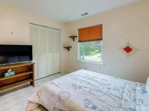 Morehead City Home ~ Walk to Beach Park!
