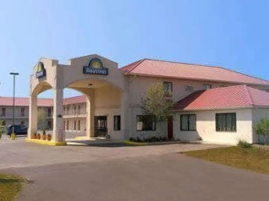 Days Inn by Wyndham Centre