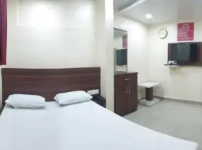 Yashraj Lodge