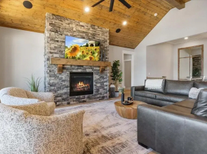 Accessible Lakeside Luxury at the 45mm w/ Private Dock, Sunset Views & More