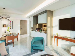 Th8 Palm Dubai Beach Resort, Vignette Collection, by IHG