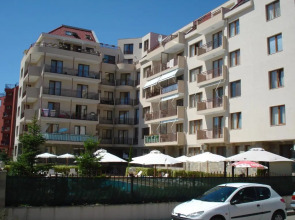 Summer Breeze Apartments