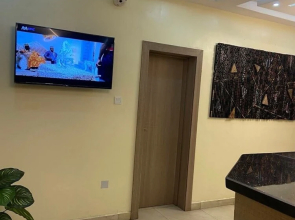 Mitos Luxury Suites -Bode Thomas