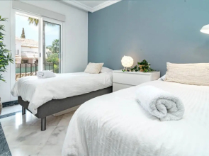 Contemporary 2BR Apt with Terrace in Nueva Andalucia 'The Golf Valley'