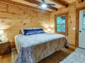 Cozy North Carolina Cabin w/ Hot Tub & Fire Pit!