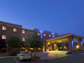 Holiday Inn Express & Suites Davis - University Area by IHG