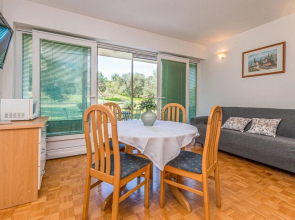 Stunning Apartment in Banj With Wifi and 2 Bedrooms