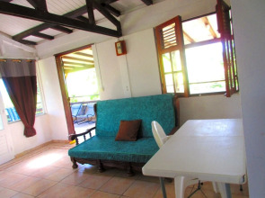 House With 2 Bedrooms in Goyave, With Enclosed Garden - 70 m From the