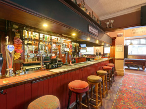 PubLove @ The Steam Engine - Hostel