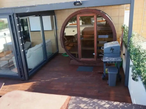 Sunny Private Rooftop Sauna & Hot Tub by BentoBox