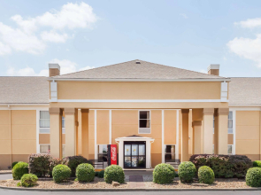Super 8 by Wyndham Evansville North