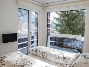 Haus Cristal