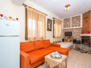 Cozy Family Home Near the Beach