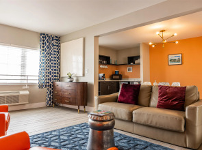 Oceanside Hotel and Suites