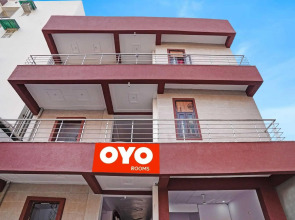 OYO Flagship 80459 Soho Lite