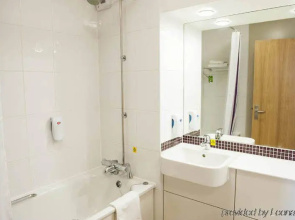 Premier Inn Cheltenham Central