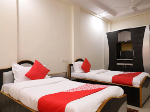 OYO 28720 Prithvi Inn
