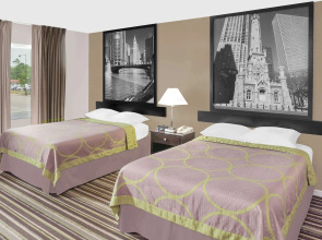 Super 8 by Wyndham Morton Grove/Chicago